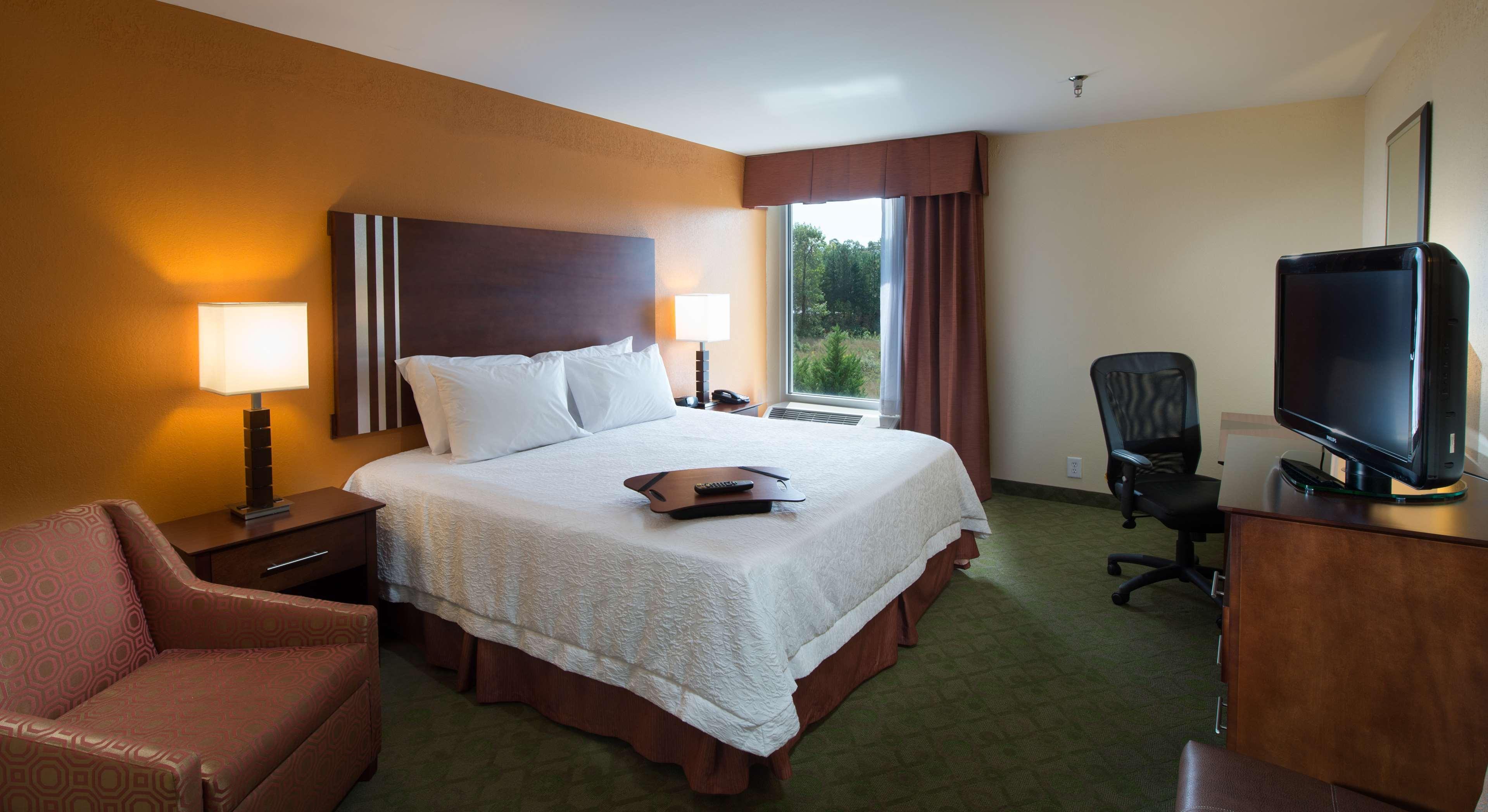 Hampton Inn Cornelia Exterior photo