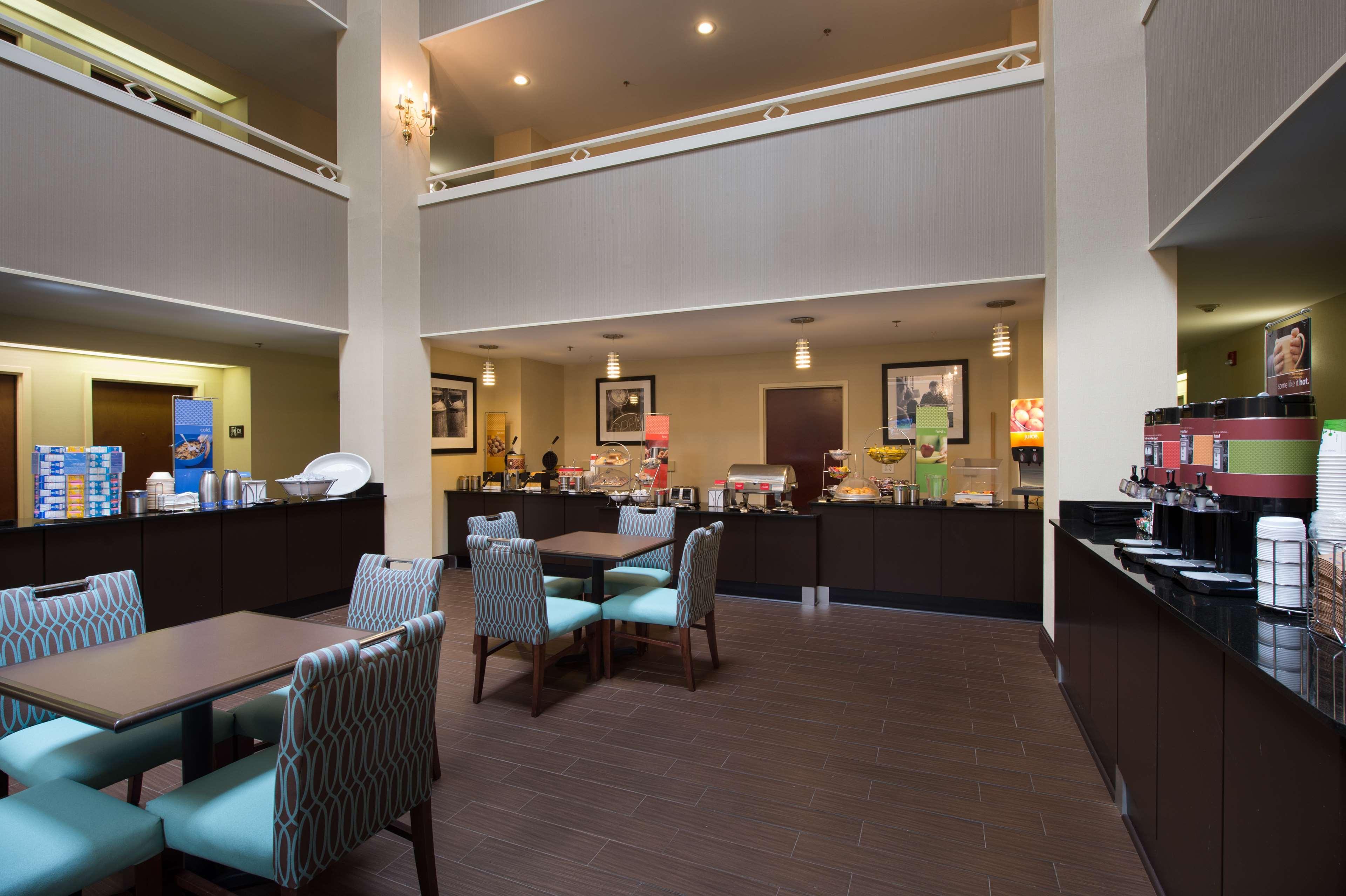 Hampton Inn Cornelia Exterior photo