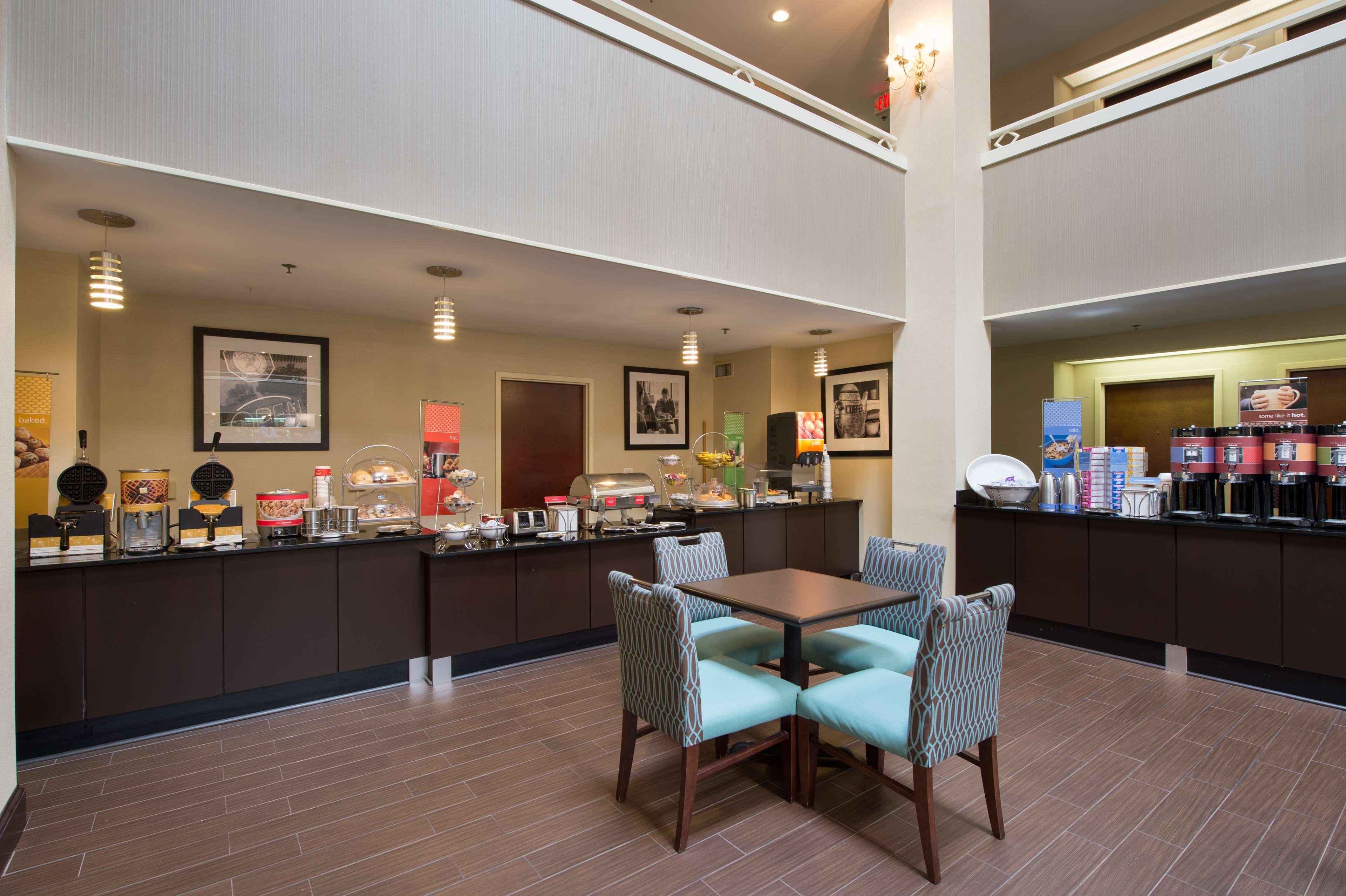 Hampton Inn Cornelia Exterior photo