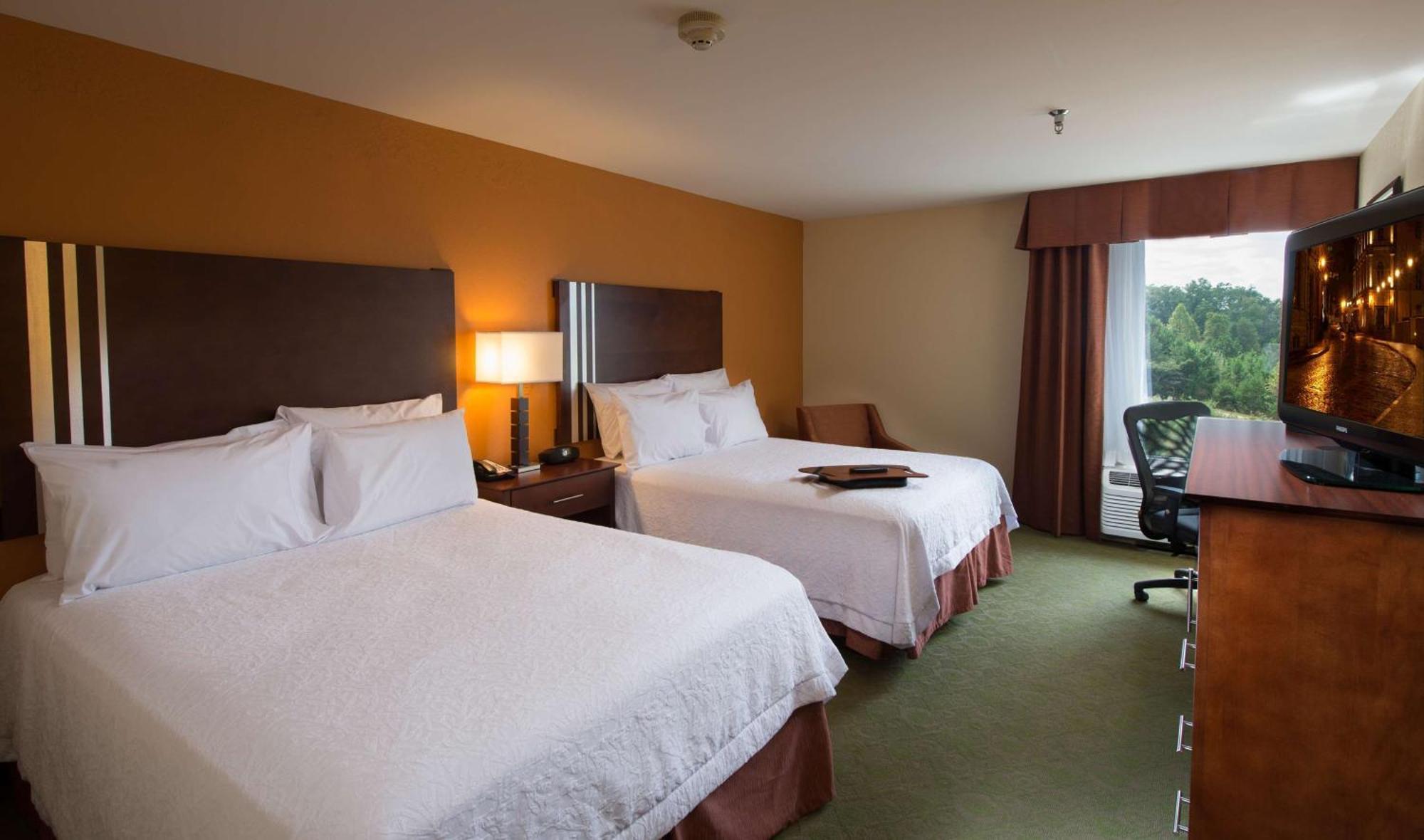 Hampton Inn Cornelia Exterior photo